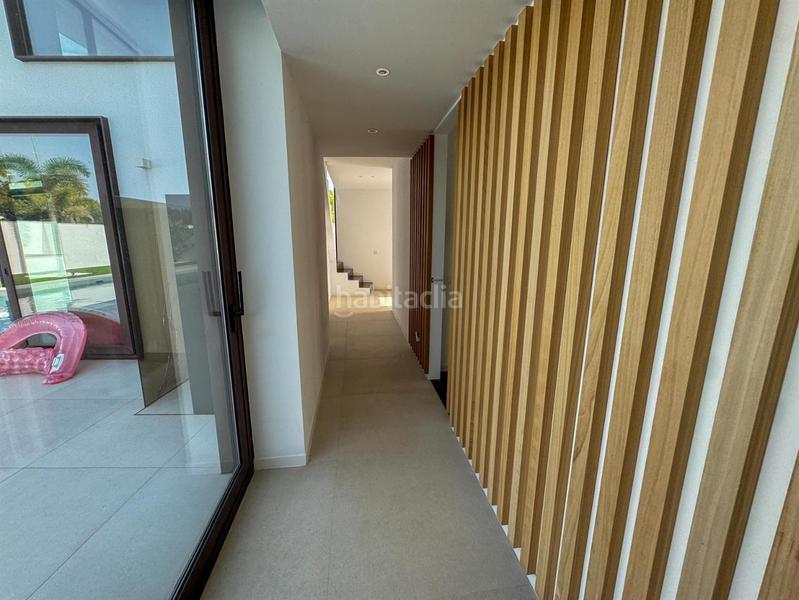 Foto 66786c3b-e74d-499b-b9cc-05f4735cf41b. Chalet avec parking piscine dans puerto Vera Vera