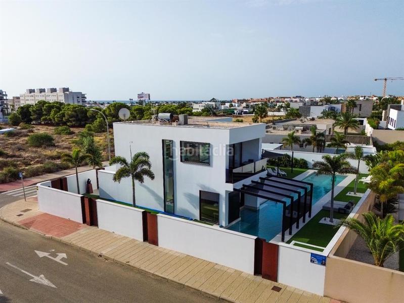 Foto aac2ff84-d397-48c3-8b31-a28471423c09. Chalet avec parking piscine dans puerto Vera Vera