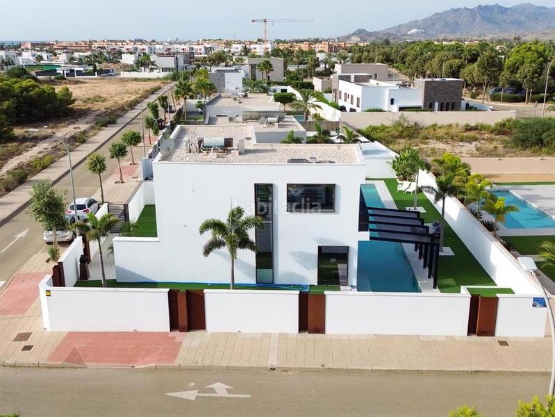 Foto 306de7a0-7aa7-4c5d-b747-bf777577d141. Xalet amb aparcament piscina a puerto Vera Vera