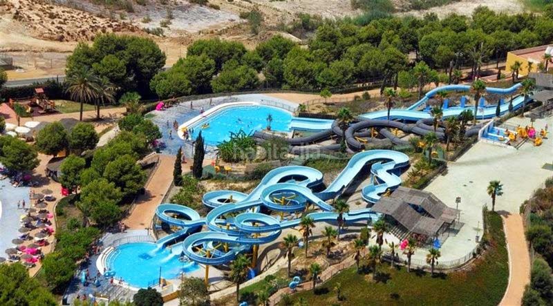 Foto 8c549fd5-dba0-4c5b-b4fe-3717a58b85e9. Apartament amb aparcament piscina a Puerto Rey Vera