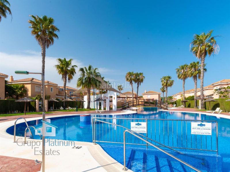 Foto 947c5692-3d0b-4b3f-b815-34c138a2c5ab. Apartament amb piscina a Las Marinas - Pueblo Laguna Vera