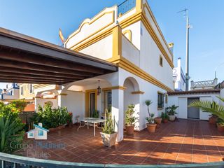 Casa adossada a San Juan de los Terreros