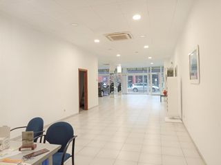 Geschäftsraum in Nàpols 16. Locales comerciales y almacén