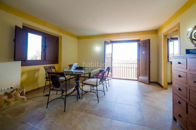 Foto 1d4de90b-8dcc-42f2-8115-2ce1a3af3ddc. Chalet en Mont-ras