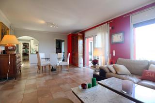 Xalet a Vall-llobrega. Chalet familiar en zona tranquila, cerca del centro urbano.