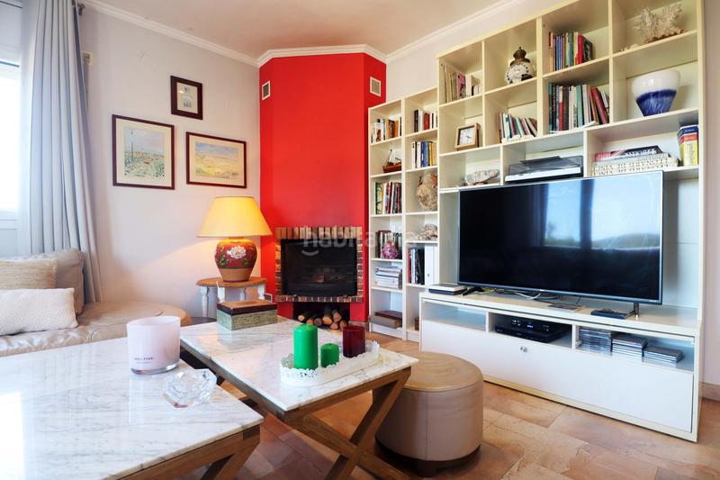 Foto b901fded-0962-4719-afff-ff5903d38df6. Chalet  familiar en zona tranquila, cerca del centro urbano. en Vall-llobrega