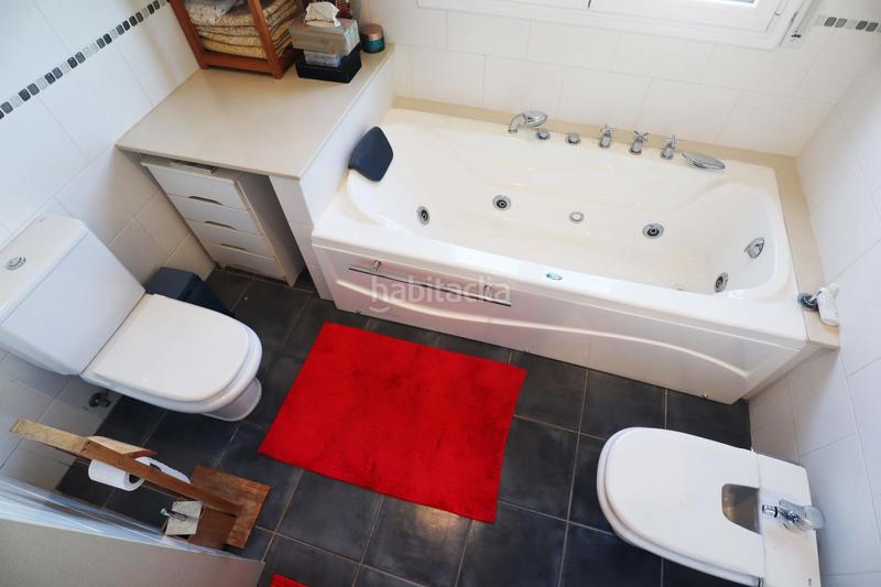 Foto ef274975-6285-4bf8-a23d-8410a367b8b2. Chalet  familiar en zona tranquila, cerca del centro urbano. en Vall-llobrega