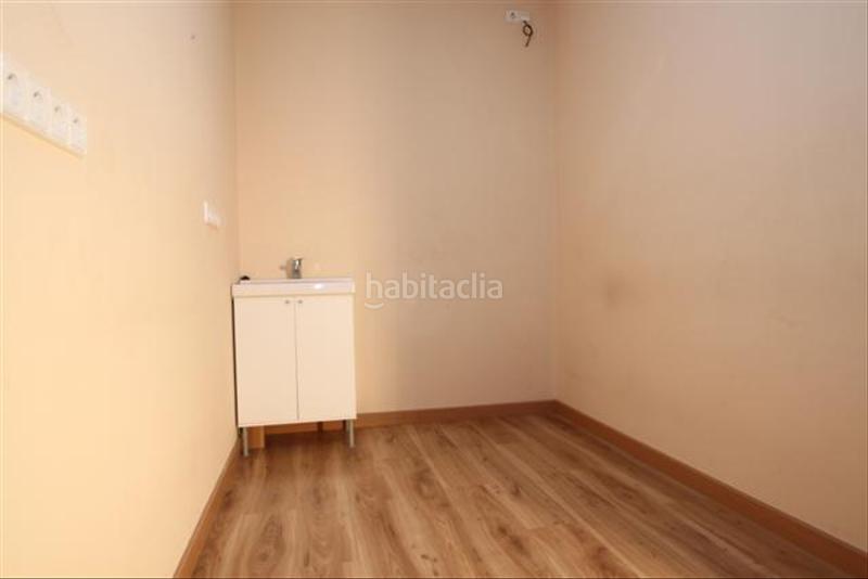 Foto 0a689bfe-8386-4ab7-b9f2-355799f8f164. Local comercial negocio inversión en Avinguda Catalunya Palamós