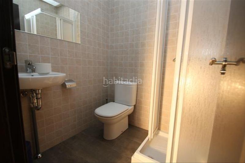 Foto b8ac1a90-d0db-48e9-a7d5-5daade683e4a. Local comercial negocio inversión en Avinguda Catalunya Palamós