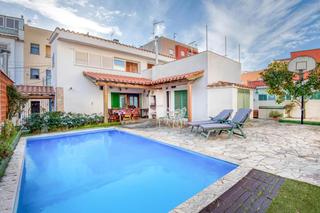 Casa adossada a Vilartagues-Tueda de Dalt. Encantadora casa con piscina y terraza en zona avda. catalunya.s
