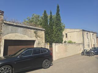 Casa  De l'arbreda. Casa de pueblo con historia y encanto para reforma integral  cal
