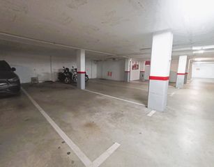 Aparcament cotxe a Enric vincke 21. Plaza de aparcamiento doble. en calle enric vincke 21