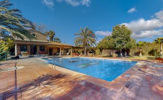 Country house  Carretera bobadilla ma 54-05 km1 las islas