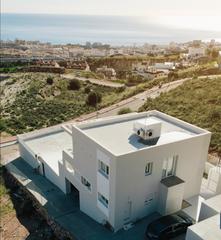 Xalet  Calle abubilla. Elegante villa con vista panoramica sul mare a benalmádena
