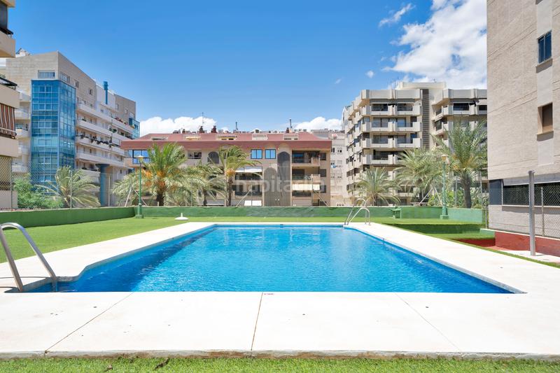 Foto c23db829-978a-4884-8a0e-44cf47e618e2. Apartamento en Playa Bajadilla - Puertos Marbella