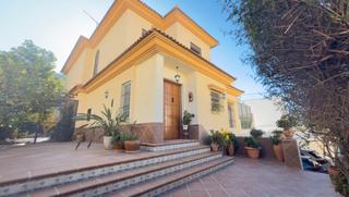 Xalet  Calle clara campoamor. Chalet urb. santa catalina