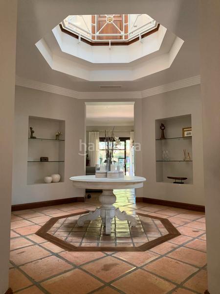 Foto caaa1dbd-9bd7-49fa-b6ed-d5148d79c8fd. Rent chalet with parking pool in Sierra Blanca Marbella