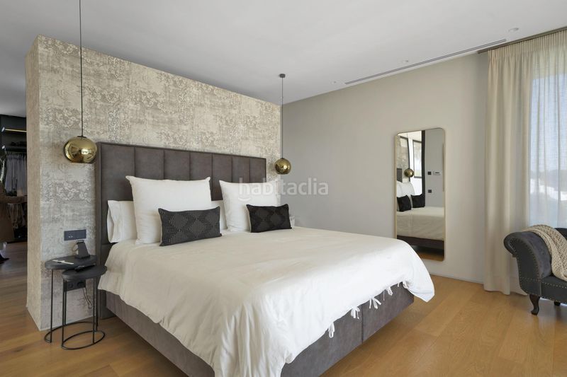 Foto f3f9fa43-e02f-4acb-bdae-55a542384502. Xalet amb calefacció aparcament piscina a Nagüeles Alto Marbella