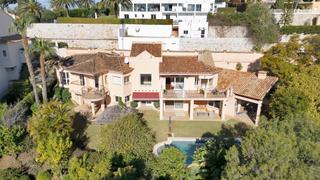 Xalet  Urbanización hacienda las chapas. Villa unifamiliar aislada