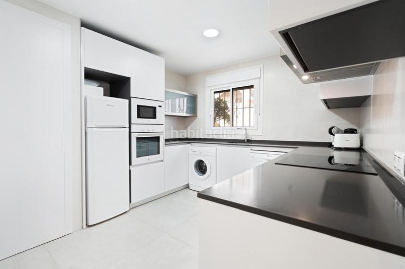 Foto 28e71a32-47e5-4e50-8bdc-7b7364605a38. Location appartement avec chauffage parking piscine dans Estepona
