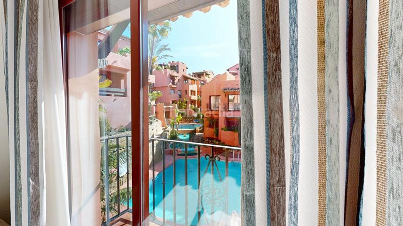 Foto 2107132b-47c1-403c-9840-8e5825213e96. Piso precioso piso en jardines de don carlos, elviria en Marbella