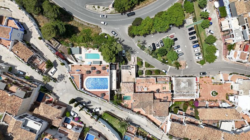 Foto 0b132e4a-7226-4a44-bbc5-d9b8199e69ba. Casa adossada amb calefacció piscina a La Quinta Benahavís