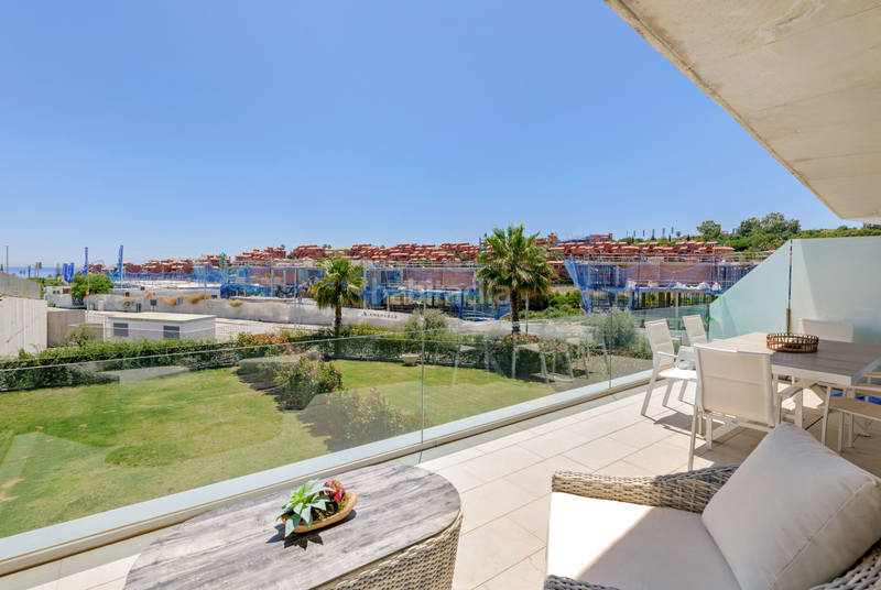 Foto d54497b2-5389-45d4-8b8a-5e563a7ee0d2. Apartamento  de reciente construcción, 3 dormitorios 2 baños en Estepona