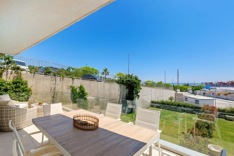 Foto ffd85108-f888-4986-902a-083c8af077ec. Apartamento  de reciente construcción, 3 dormitorios 2 baños en Estepona