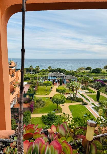 Foto c65967bb-e6b0-44dc-980d-50ba4b7f3821. Miete dachwohnung mit parking pool in Zona de Punta Plata Estepona