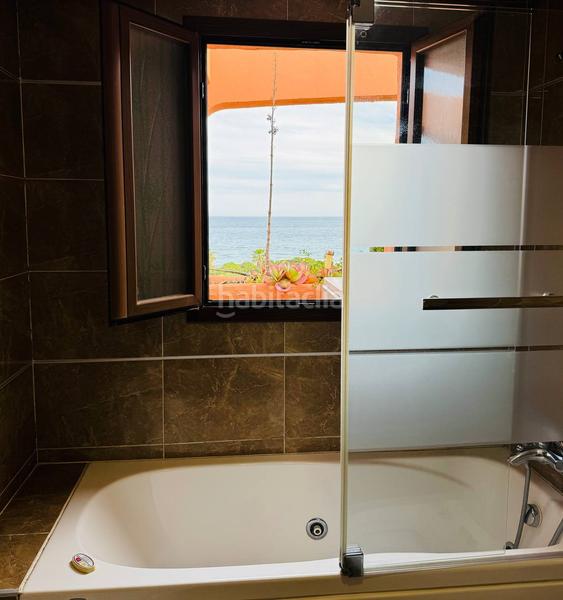 Foto dc62bf45-7c1a-467a-9852-078ef73cc7bf. Miete dachwohnung mit parking pool in Zona de Punta Plata Estepona