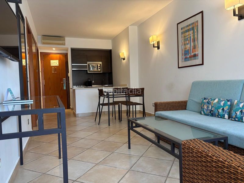 Foto b7e3e083-2d9c-43fd-926d-a5a9894676fc. Apartament amb piscina a Los Flamingos Benahavís