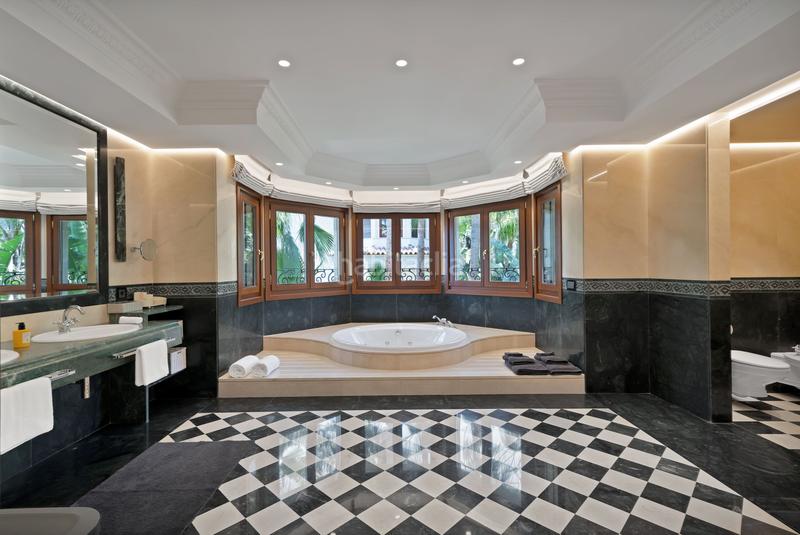 Foto 82bb53ff-17ac-4672-8e49-52a416a3224e. Alquiler chalet en Sierra Blanca Marbella