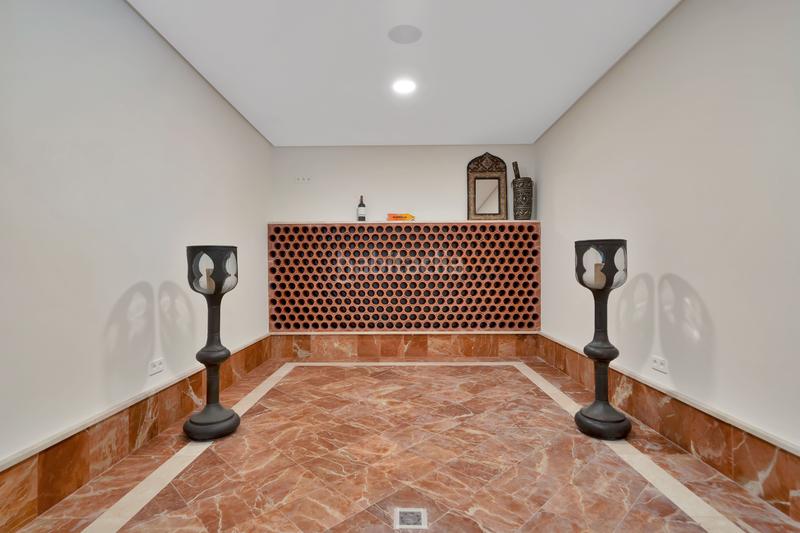 Foto f64696b2-90c4-4085-b38b-5f94242959a7. Miete chalet mit heizung parking pool in Sierra Blanca Marbella