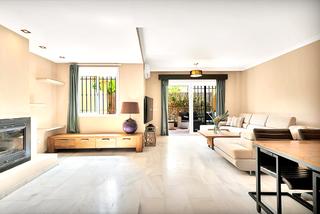 Lloguer Casa aparellada  C. ana de austria, 3. Pareada en nueva andalucía
