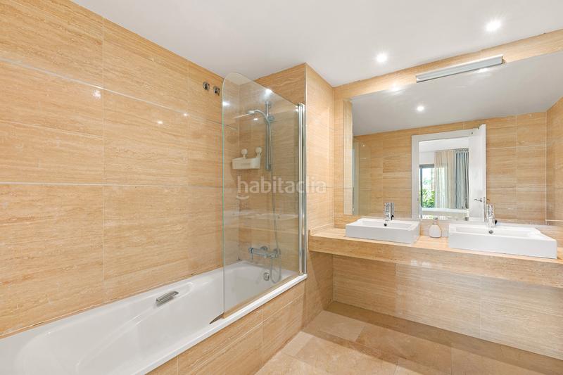 Foto 0a40abef-6a72-4262-a219-a2bab4936111. Apartament amb calefacció aparcament piscina a El Paraíso Benahavís