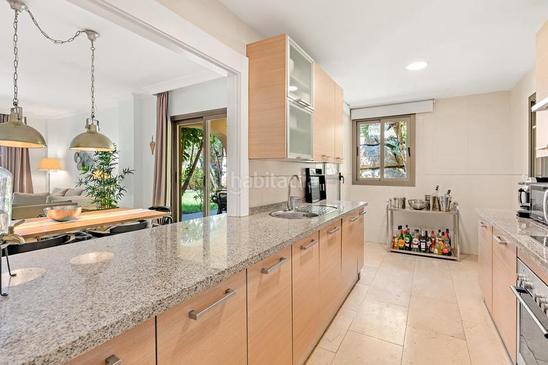 Foto 4de554a6-a584-4b24-b17a-a24f5c567a16. Apartament amb calefacció aparcament piscina a El Paraíso Benahavís