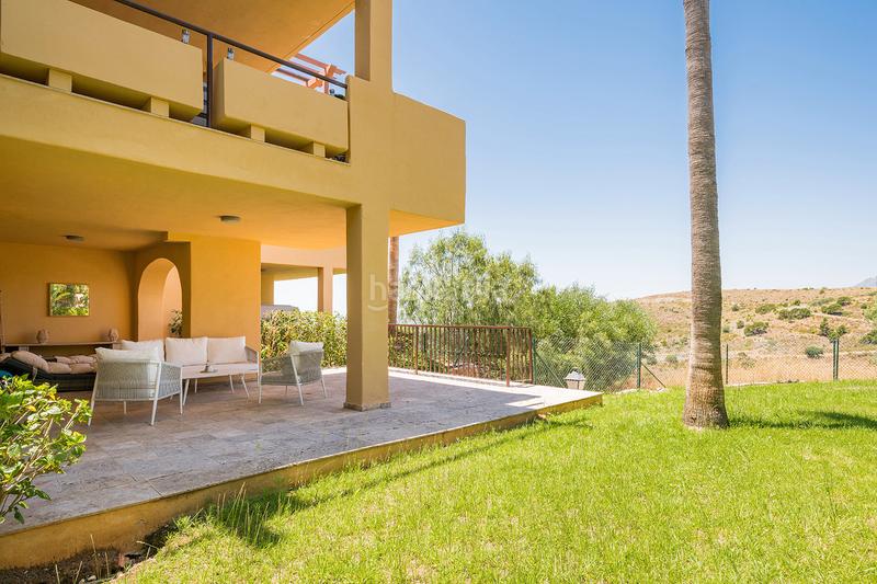 Foto 82d95af8-005c-4a0b-881d-848d359e0755. Apartament amb calefacció aparcament piscina a El Paraíso Benahavís