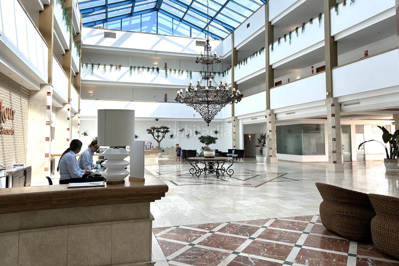 Foto f0f9d8c1-2eb6-4da3-88a5-fa59c9759318. Apartamento en Los Flamingos Benahavís