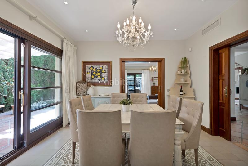 Foto 0004710b-7a04-4918-af92-1fcd78b21c22. Chalet con riscaldamento parcheggio piscina in lomas de Marbella club Marbella