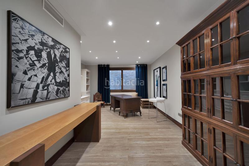 Foto 16340544-ea27-495b-ab1f-f59429fc26a0. Chalet con riscaldamento parcheggio piscina in lomas de Marbella club Marbella