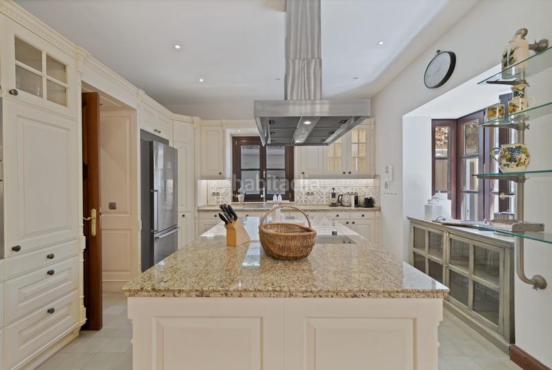 Foto bc0a9e06-b206-4ec1-8a2e-b20c932de4e9. Chalet con riscaldamento parcheggio piscina in lomas de Marbella club Marbella