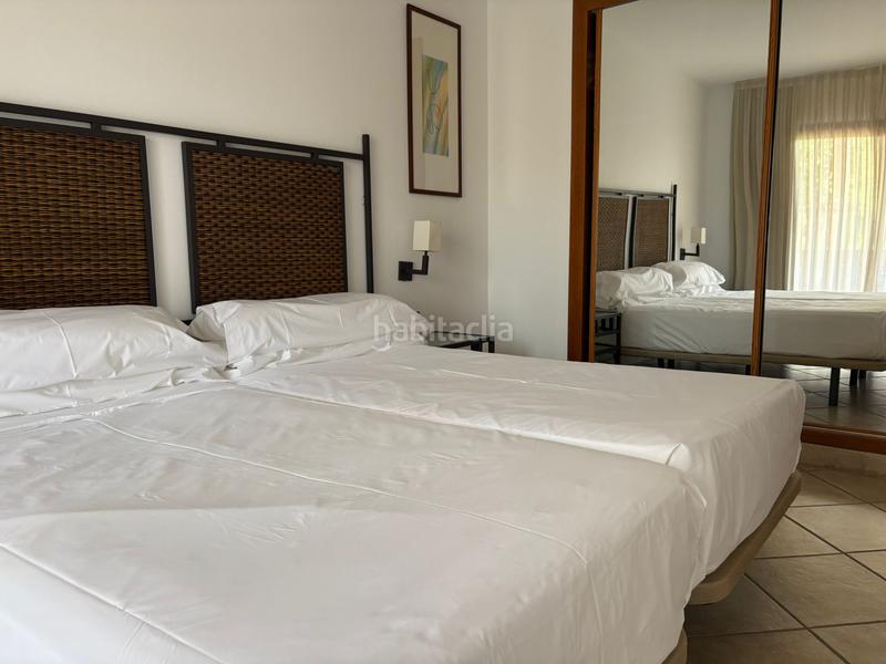 Foto 3d6ba593-96e6-427d-9c25-8e497de881ec. Apartamento  turístico en complejo hotelero de cuatro estrellas en benahavis en Benahavís