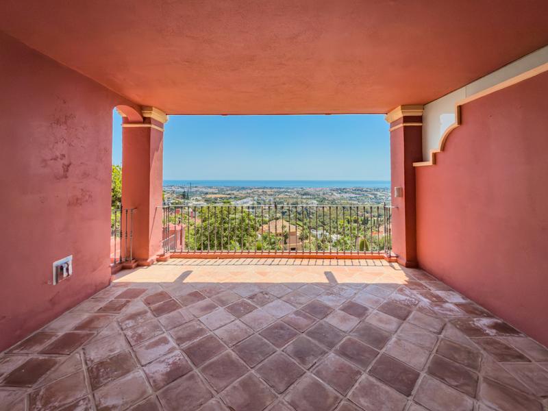 Foto 8e0708c9-ed58-4d61-8feb-bf9ee353e242. Piccolo appartamento con riscaldamento piscina in Benahavís