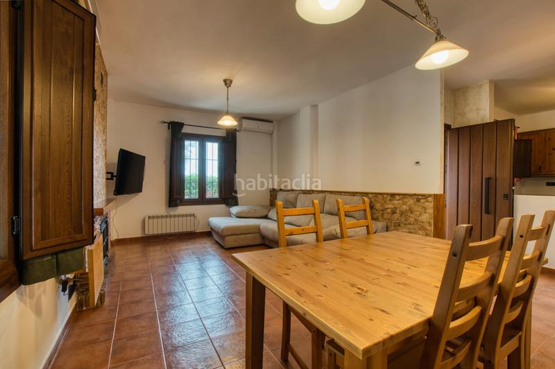 Foto 92c4b85a-d82e-4b04-b9eb-c52385ce2ee1. Chalet casa perfecta para inversión en Periana