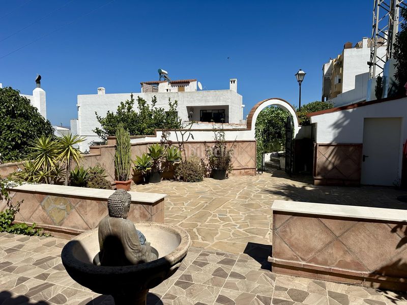 Foto 7db7834b-65bc-423b-b510-8f5eafce6ae3. Casa adossada amb piscina a Manilva pueblo Manilva