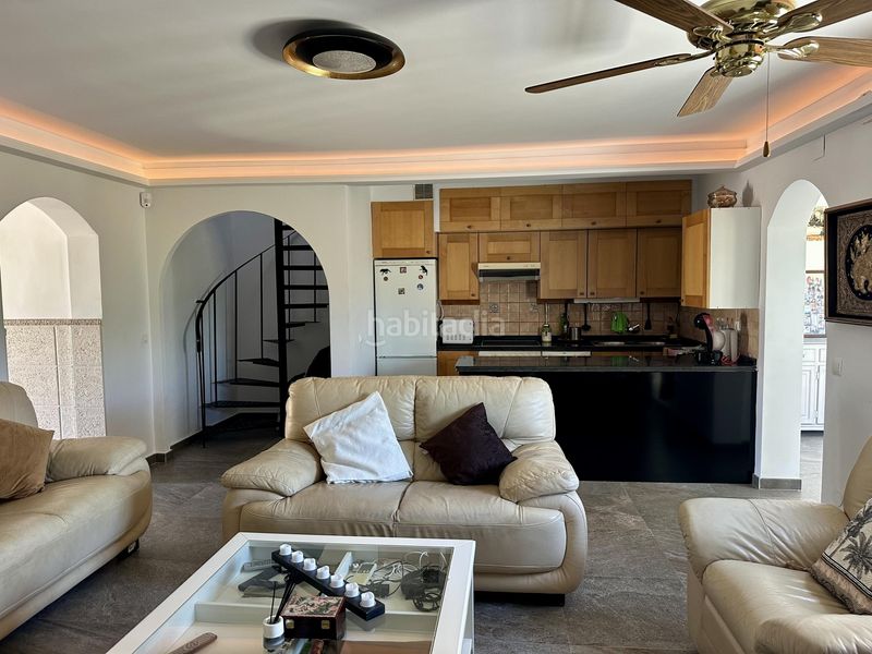 Foto b459502a-b196-47d9-826e-479091950f98. Casa adossada amb piscina a Manilva pueblo Manilva