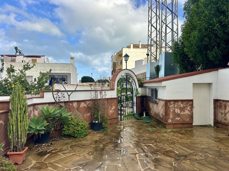 Foto e30d5553-0c8e-4299-877f-fdc8604ca4e5. Casa adossada amb piscina a Manilva pueblo Manilva