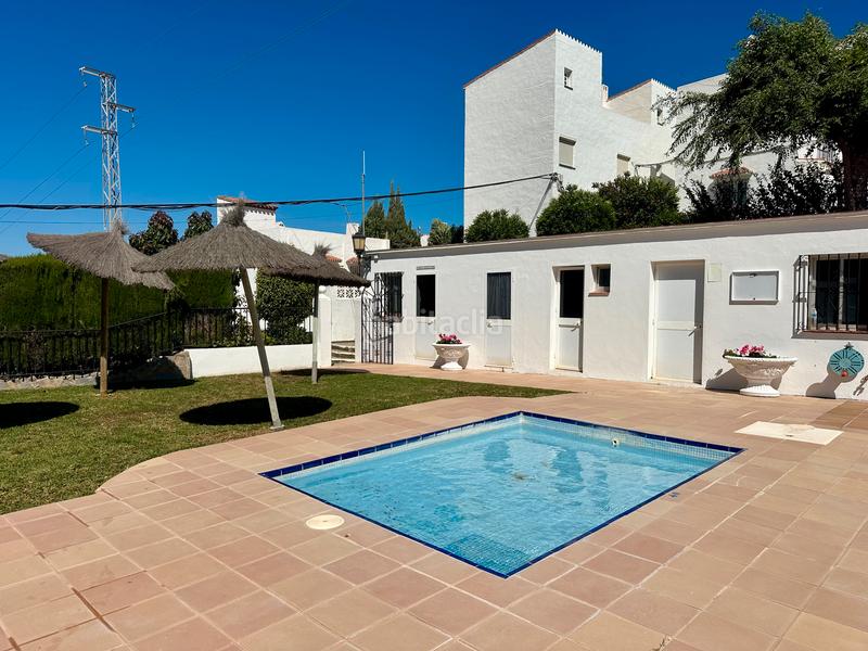 Foto d3a3a5c2-675f-4ef5-81e7-934a23a08baa. Chalet  independiente en calle pedreta en Manilva pueblo Manilva