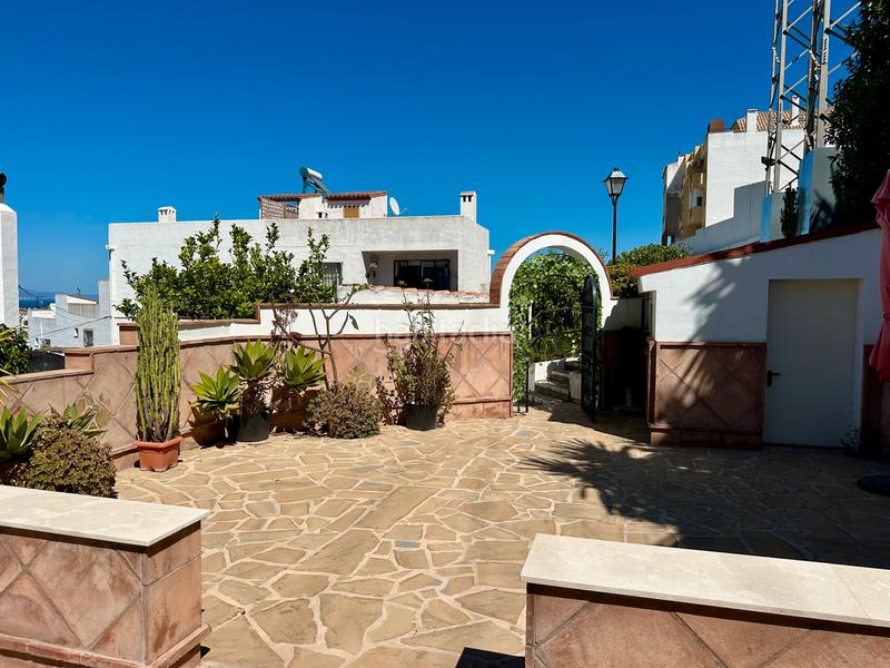 Foto e1e7a49e-4dd1-46f3-ab0a-d0d95c13ab5e. Chalet  independiente en calle pedreta en Manilva pueblo Manilva