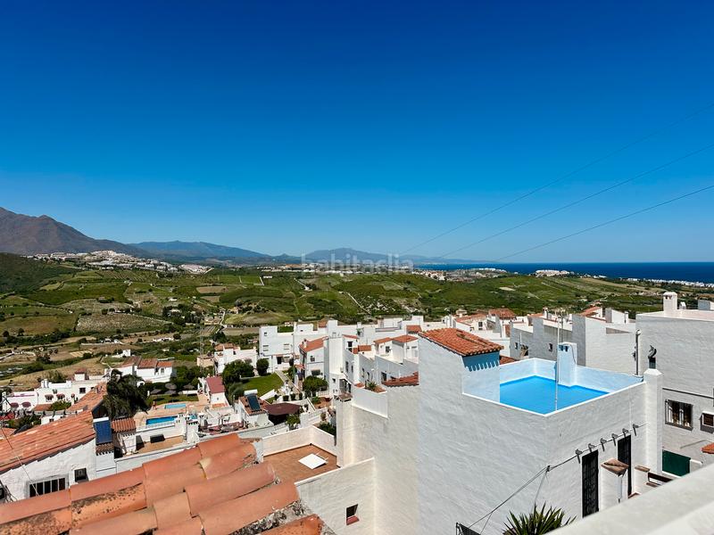 Foto f7fe8132-9024-4745-a767-704b3a68b8f3. Chalet  independiente en calle pedreta en Manilva pueblo Manilva